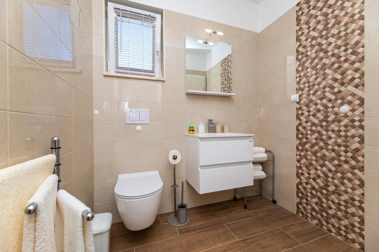 Apartment Nada 1 Malinska Εξωτερικό φωτογραφία